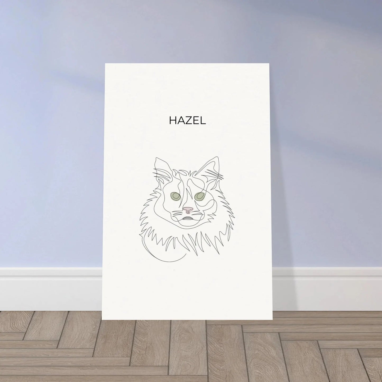 Minimalistisches One Line Art Katzenportrait Hazel, individuelles Haustierportrait nach Fotovorlage auf Fine Art Papier in 60x90cm. Frontal an einer Wand lehnend.