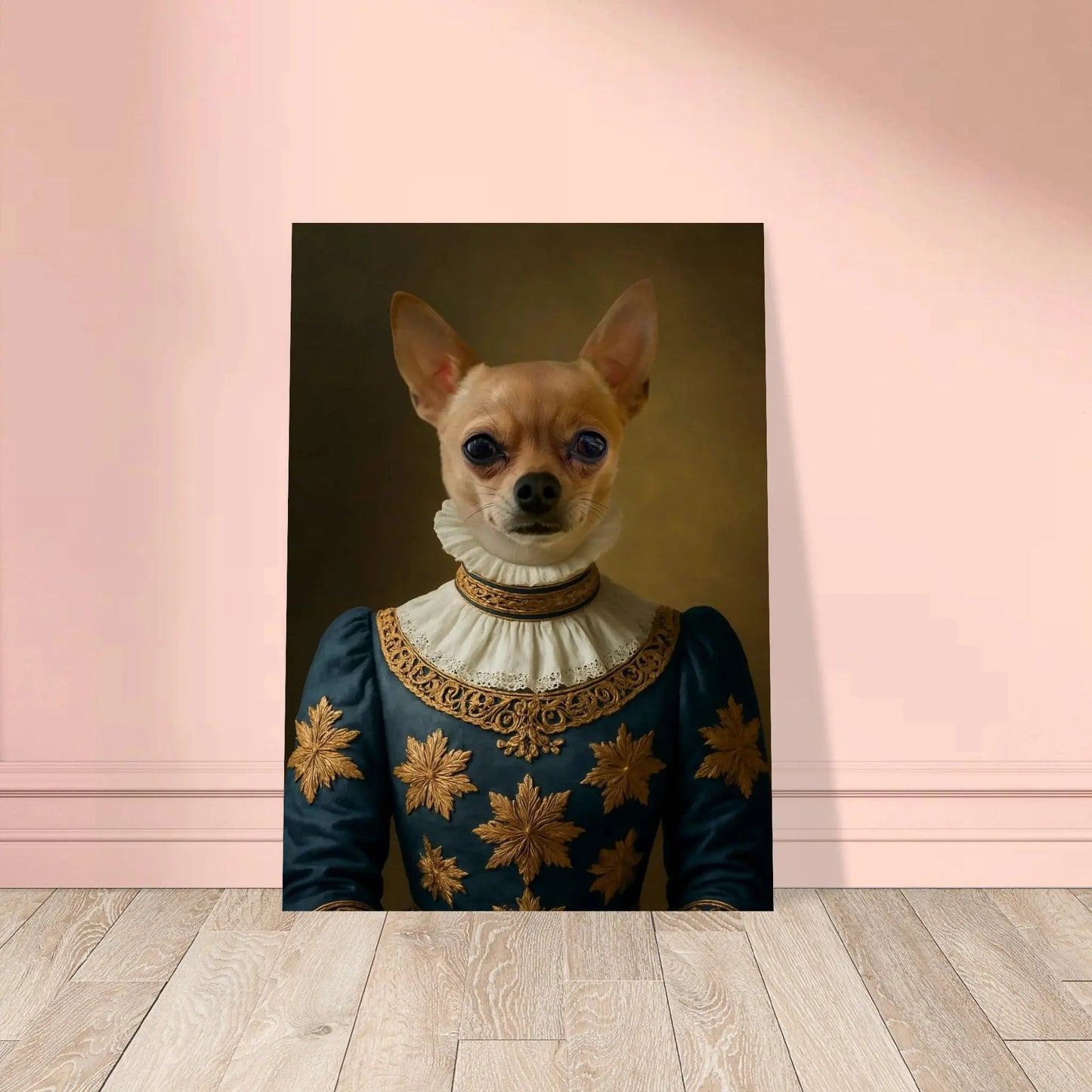 Renaissance Tierportrait eines Chihuahuas im Kleidungsstil einer edlen Dame aus dem 16. Jahrhundert. Poster in 50x70 cm. Frontal an einer Wand lehnend.